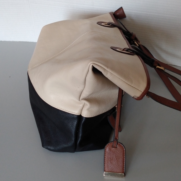 K Studio Bag - Picture 2 of 13